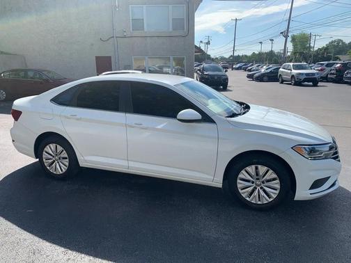 WHITE 2019 Volkswagen Jetta 1.4T S