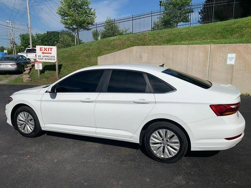 WHITE 2019 Volkswagen Jetta 1.4T S