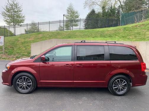Octane Red Pearlcoat 2018 Dodge Grand Caravan GT