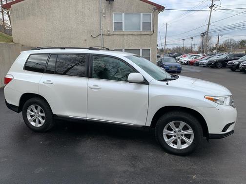 2011 Toyota Highlander SE
