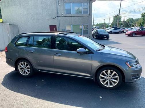 2017 Volkswagen Golf SportWagen TSI SE