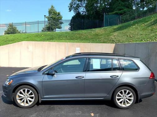 2017 Volkswagen Golf SportWagen TSI SE