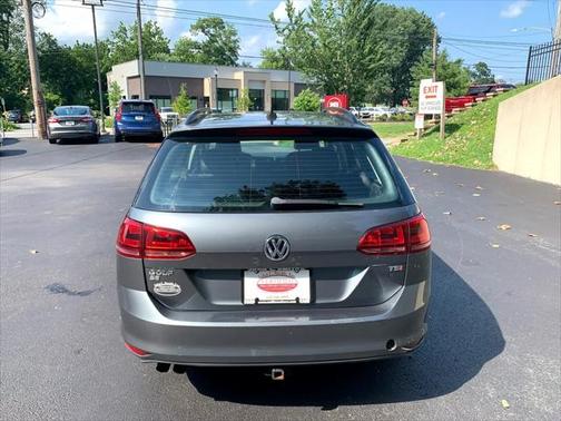 2017 Volkswagen Golf SportWagen TSI SE