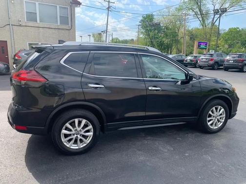 Magnetic Black 2018 Nissan Rogue SV