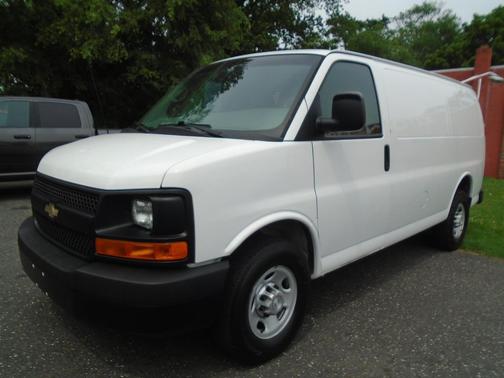 Summit White 2014 Chevrolet Express 2500 Work Van