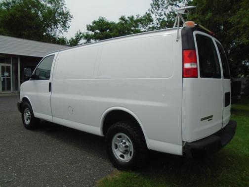 Summit White 2014 Chevrolet Express 2500 Work Van