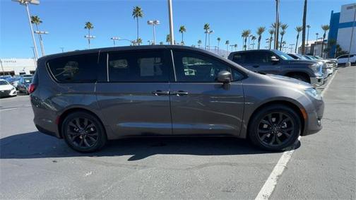 2020 Chrysler Pacifica Touring