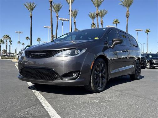2020 Chrysler Pacifica Touring