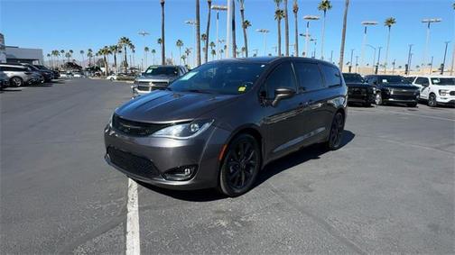 2020 Chrysler Pacifica Touring