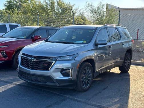 Sterling Gray Metallic 2023 Chevrolet Traverse RS