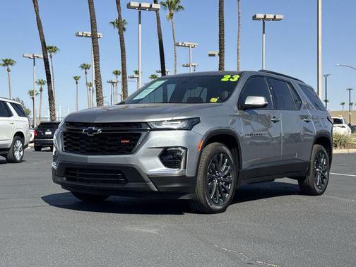 Sterling Gray Metallic 2023 Chevrolet Traverse RS
