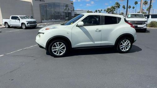White Pearl 2012 Nissan Juke SL