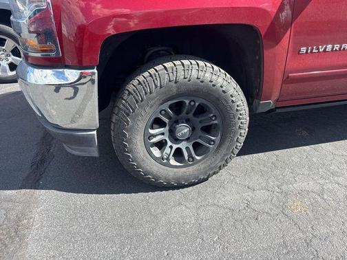 Cajun Red Tintcoat 2018 Chevrolet Silverado 1500 1LT