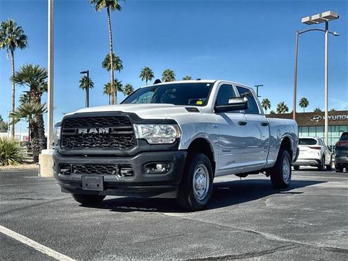 2022 RAM 2500 Tradesman Crew Cab 4x2 6'4' Box
