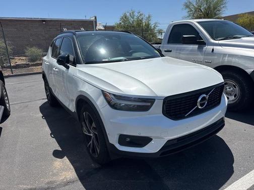 2019 Volvo XC40 T4 R-Design