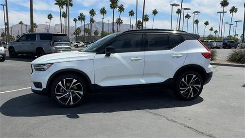 2019 Volvo XC40 T4 R-Design