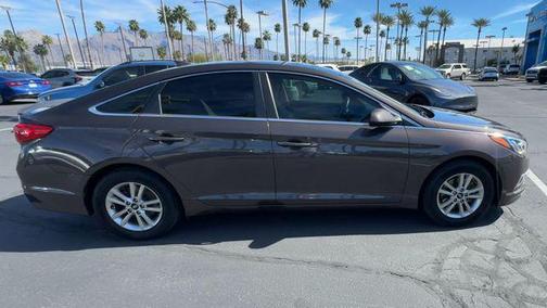 2017 Hyundai SONATA SE