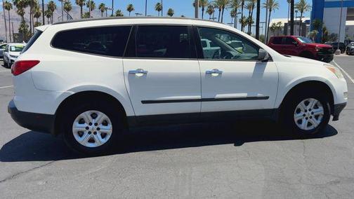 White 2012 Chevrolet Traverse LS