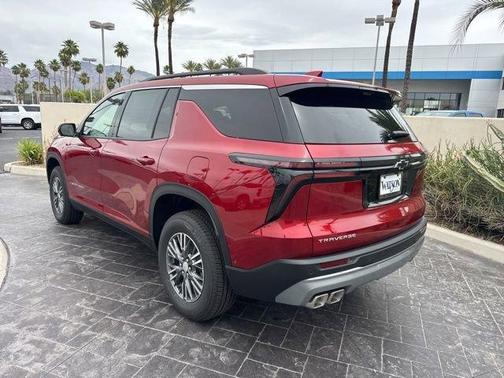 Radiant Red Tintcoat 2026 Chevrolet Traverse LT