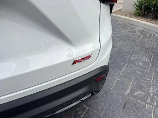 Summit White 2026 Chevrolet Trax FWD 2RS