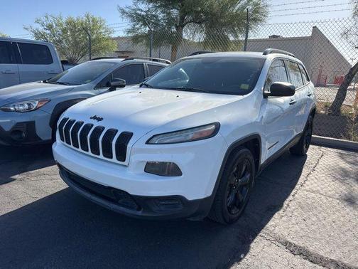 Bright White Clearcoat 2016 Jeep Cherokee Altitude