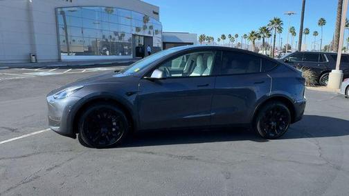 2022 Tesla Model Y Long Range Dual Motor All-Wheel Drive