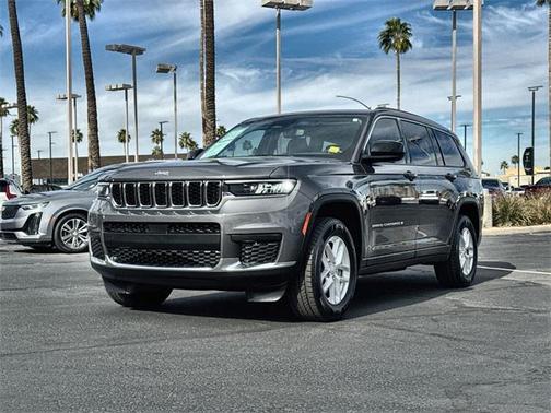 2022 Jeep Grand Cherokee L Laredo