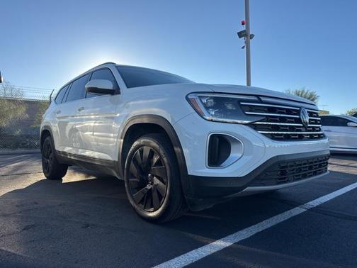 2024 Volkswagen Atlas 2.0T SE w/Technology