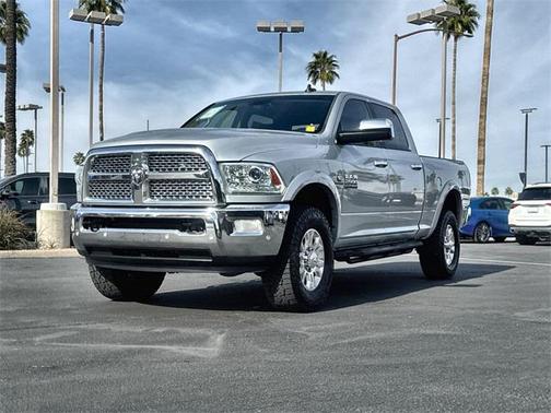 2018 RAM 2500 Laramie Crew Cab 4x4 6'4' Box