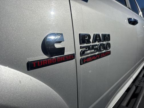 2018 RAM 2500 Laramie Crew Cab 4x4 6'4' Box