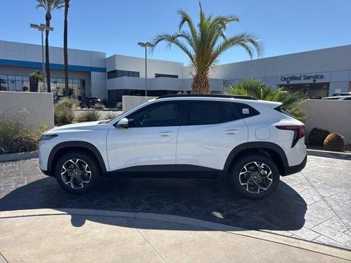 Summit White 2026 Chevrolet Trax LT