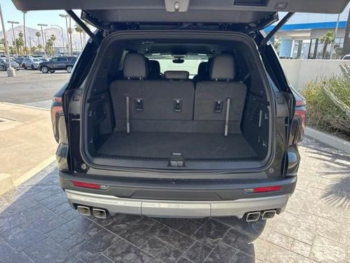 Mosaic Black Metallic 2026 Chevrolet Traverse AWD Z71