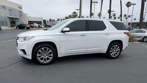 Iridescent Pearl Tricoat 2018 Chevrolet Traverse Premier