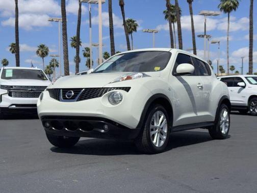 White Pearl 2012 Nissan Juke SL