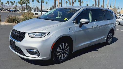 2023 Chrysler Pacifica Hybrid Touring L