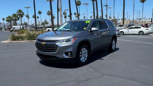 Satin Steel Metallic 2019 Chevrolet Traverse LT Cloth