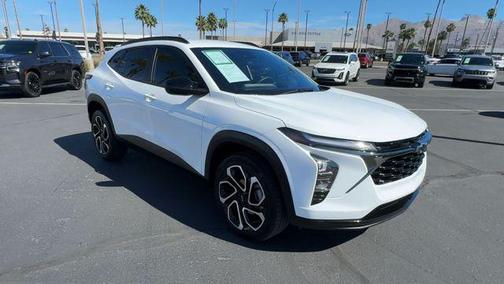 Summit White 2025 Chevrolet Trax FWD 2RS