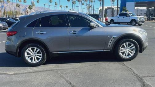 2015 INFINITI QX70 Base