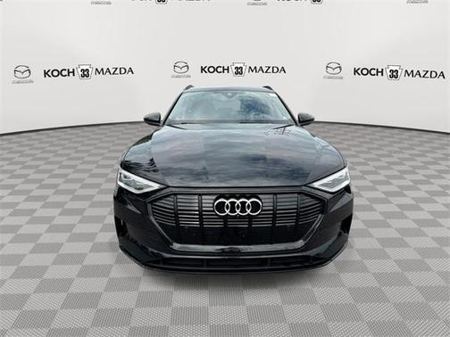 2022 Audi e-tron Premium