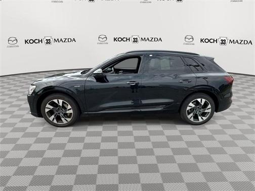 2022 Audi e-tron Premium
