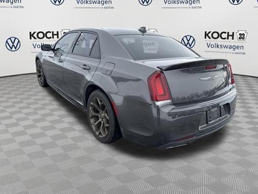 2018 Chrysler 300 S