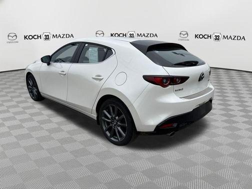 Snowflake White Pearl 2022 Mazda Mazda3 FWD w/Preferred Package