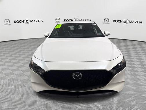 Snowflake White Pearl 2022 Mazda Mazda3 FWD w/Preferred Package