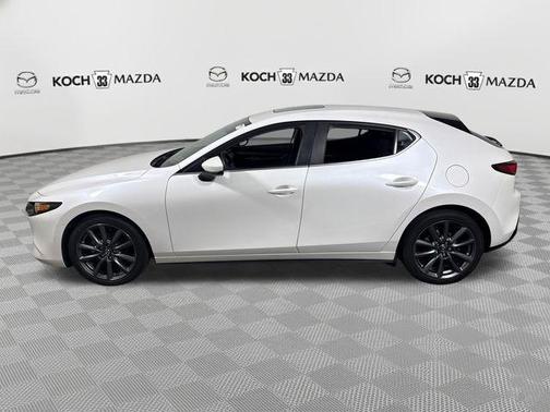 Snowflake White Pearl 2022 Mazda Mazda3 FWD w/Preferred Package
