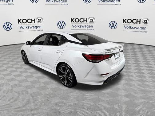 Aspen White 2022 Nissan Sentra SR