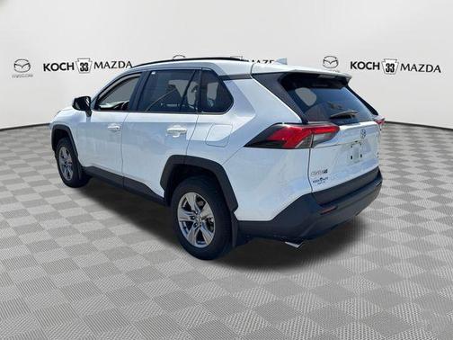 Ice 2023 Toyota RAV4 XLE