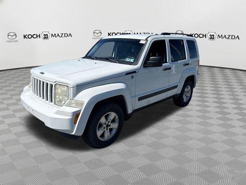 Bright White Clearcoat 2012 Jeep Liberty Sport