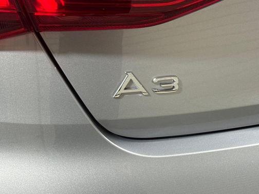 Florett Silver Metallic 2023 Audi A3 40 Premium