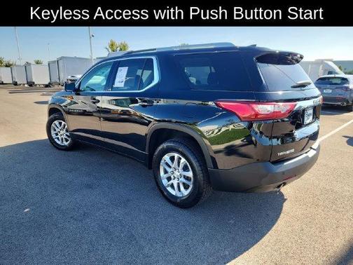 Mosaic Black Metallic 2018 Chevrolet Traverse LT Cloth