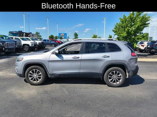 Silver 2019 Jeep Cherokee Latitude Plus 4x4